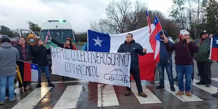 Colectiveros movilizados en Osorno deponen paro tras diálogo con autoridades