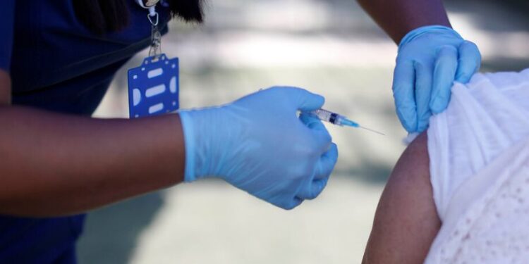 Osorno: Informan cambios en horarios de atención de recintos de vacunación 