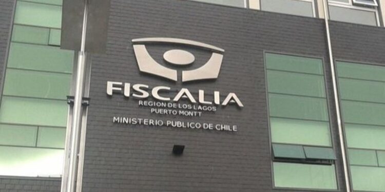 Puerto Montt: sujeto es detenido por agredir con un hacha a su pareja mientras dormía