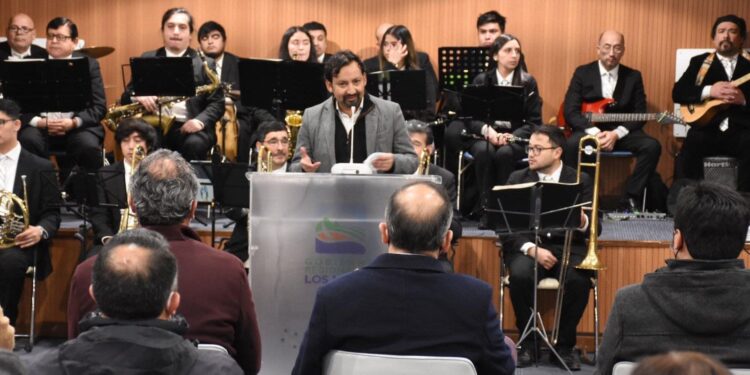 Gobierno de Los Lagos entrega recursos a organizaciones culturales de la región