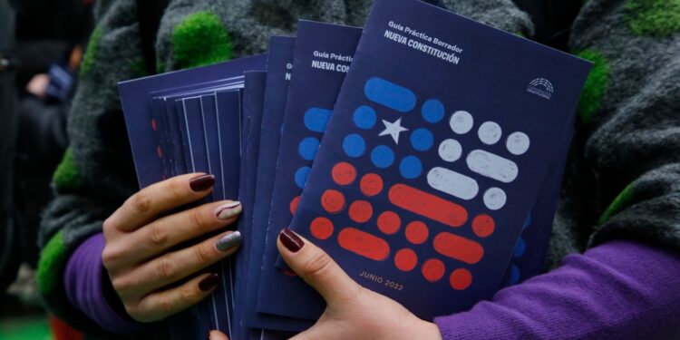 Convencionales continuarán labores informando a la población sobre la nueva Constitución