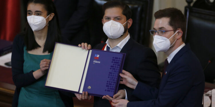 Gabriel Boric: «El plebiscito no es ni debe ser un juicio al Gobierno»