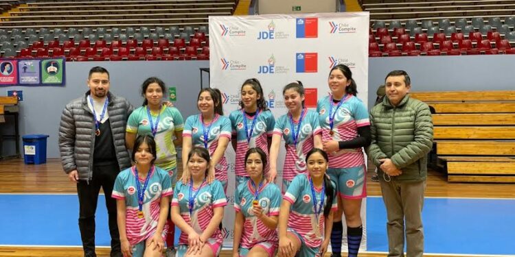 Selección femenina de balón mano en Osorno clasificó a campeonato regional