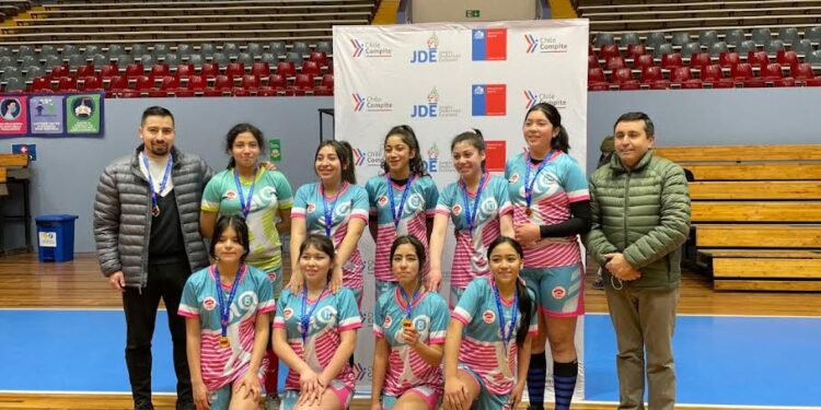 Selección femenina de balón mano de Osorno ganó campeonato regional