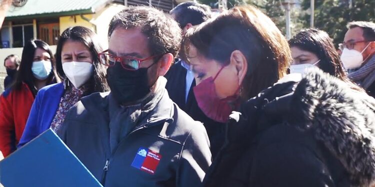 Alcaldesa de Puyehue pidió al ministro de Obras Públicas ver obras de ruta 215