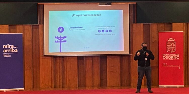 Realizan charla en Osorno sobre peligros de trabajar en tendido eléctrico