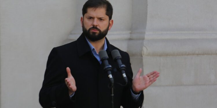 Denuncian a Presidente Boric ante Contraloría por faltar a la «prescindencia» de cara al Plebiscito