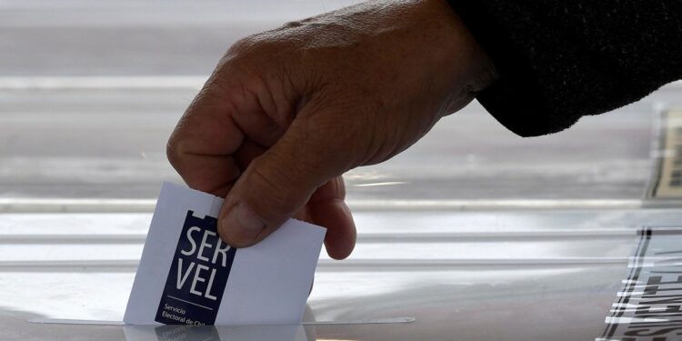 Hoy vence plazo para excusarse de ser vocal de mesa en Plebiscito