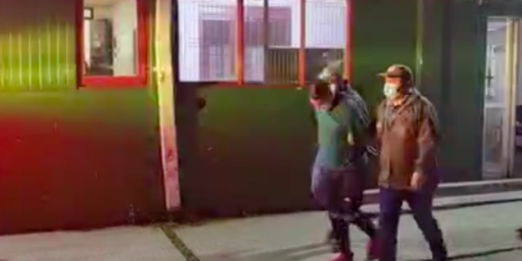 Detienen en Osorno a sujeto que acuchilló a profesora de Puerto Varas para robarle