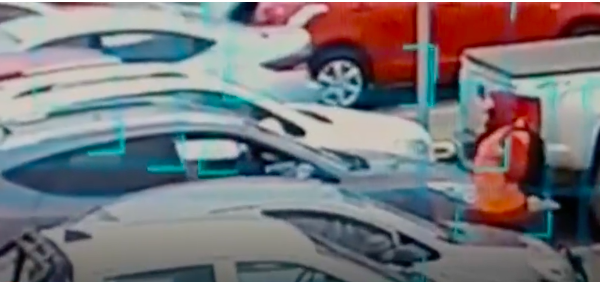 Osorno: sujeto es detenido por robar en vehículos desde estacionamiento de supermercado