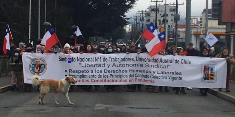 Sindicato Nº 1 de Trabajadores de la UACh definirán continuidad del paro este martes