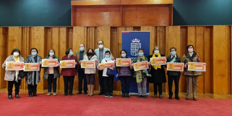 Osorno: más de 90 agrupaciones de la tercera edad recibieron fondo del adulto mayor