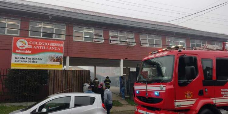Principio de incendio se registró en colegio Antillanca de Osorno 