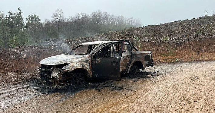 Dos ataques incendiarios en Arauco dejaron 19 vehículos forestales destruidos