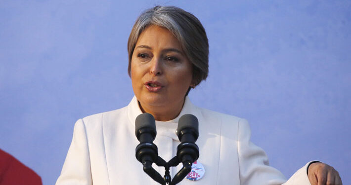 Ministra Jara adelanta que el próximo año Gobierno impulsará negociación colectiva ramal