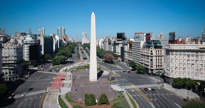 Argentinos han retirado más de mil millones de dólares en medio de agitación política