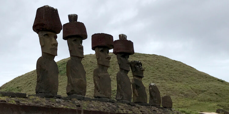 Detectan primer caso de Covid-19 en Rapa Nui tras reabrirse al turismo