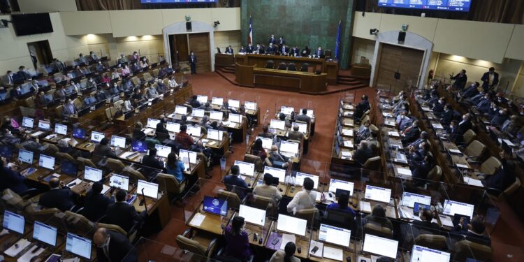 Cámara sorteó a los primeros diputados que deben realizarse el test de drogas