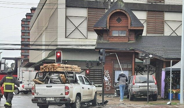 Colisión vehicular en centro de Osorno dejó una lesionada 