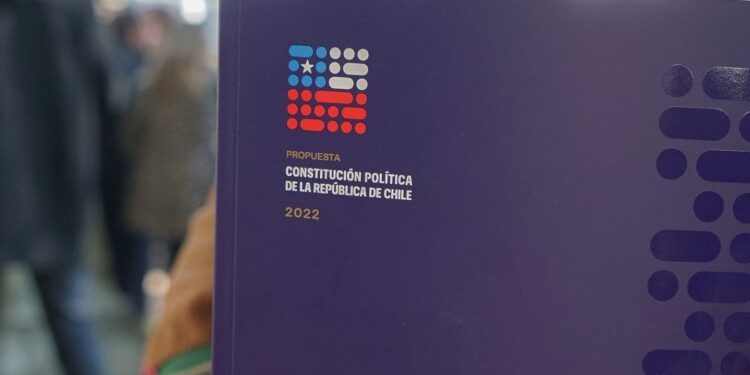 Pulso Ciudadano: Rechazo registra leve disminución pero se sigue imponiendo al Apruebo