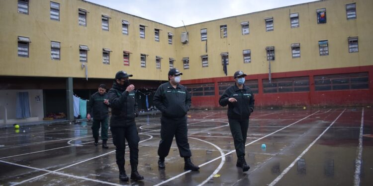 Allanamientos simultáneos se realizaron en cárceles de Osorno, Puerto Montt y Castro
