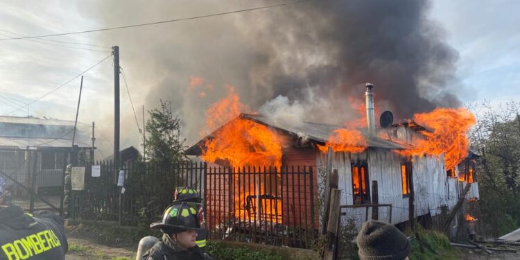 Incendio múltiple dejó 25 damnificados en Osorno