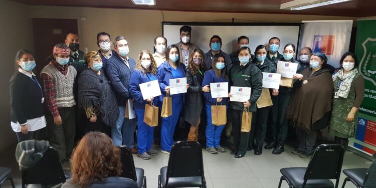 Funcionarios de gendarmería Osorno se certificaron en salud Intercultural