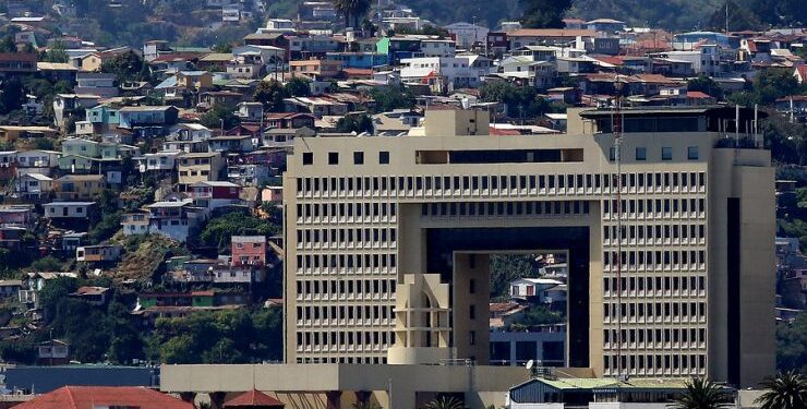 Gobierno anuncia querella por amenazas contra parlamentarios