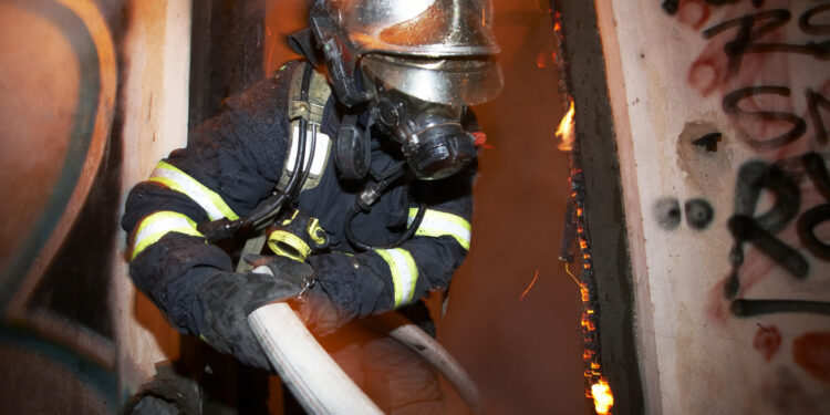 Entregan recursos para material de especialidad a Bomberos de Río Bueno