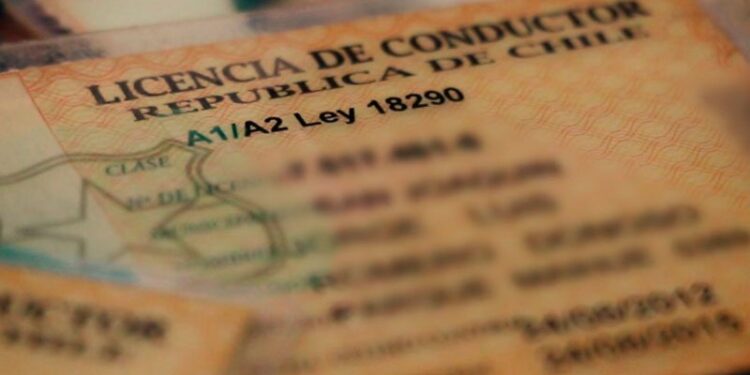 Proponen que personas con antecedentes sexuales no tengan licencia de conducir