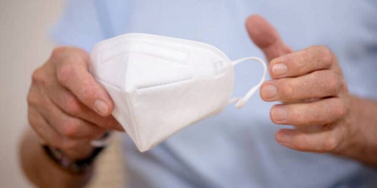 ¿Con o sin mascarilla?: publican nuevos protocolos en los trabajos