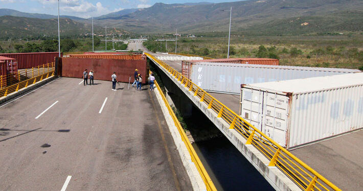 Petro y Maduro anuncian que frontera entre Colombia y Venezuela será reabierta