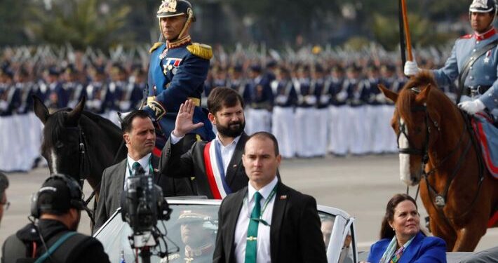 Presidente Boric participa de su primera Parada Militar en Parque O’Higgins￼￼
