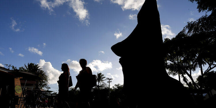 Suspenden las clases en Rapa Nui por alza de casos de Covid-19