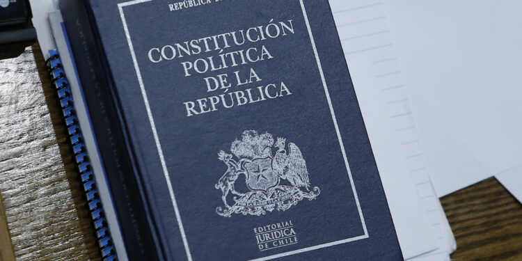 Fuerzas políticas se reunirán el viernes para avanzar con proceso constituyente