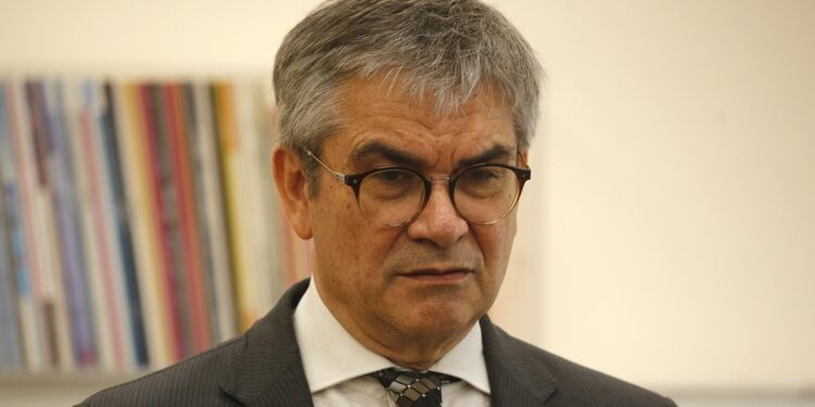 Ministro Marcel adelanta que reforma previsional llega al Congreso en octubre