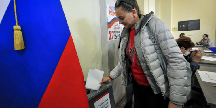 Rusia afirma que «respetará la voluntad del pueblo» tras referéndums en Ucrania