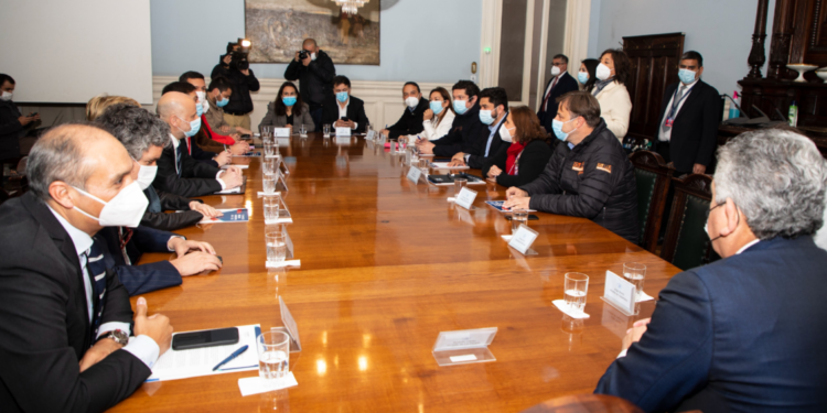 Líderes del Congreso se reunieron con alcaldes por acuerdo constituyente