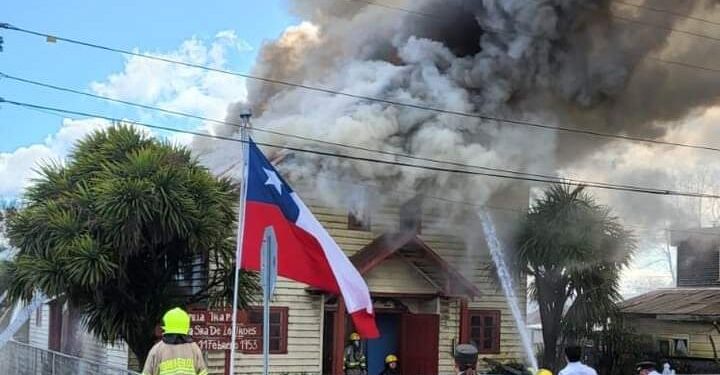 Incendio se registró en iglesia del sector rural Trapi en Río Bueno