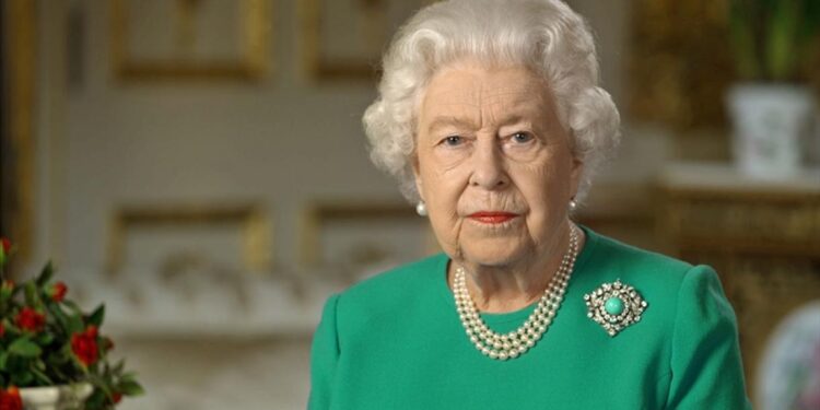 Reina Isabel II muere a sus 96 años de edad