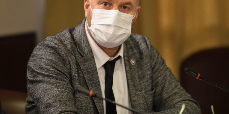 Diputado Harry Jürgensen critica al Gobierno por dejar de lado urgencias sociales