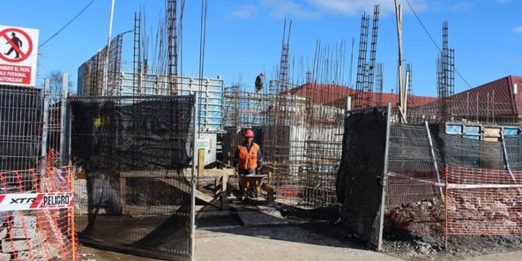 Delegada de Osorno afirma que están gestionando retomar obras de Liceo Carmela Carvajal