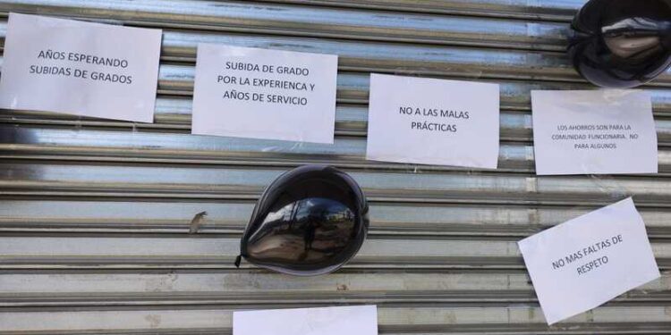 Osorno: Funcionarios de la Seremi de Salud Provincial y del Compín iniciaron paro&nbsp;