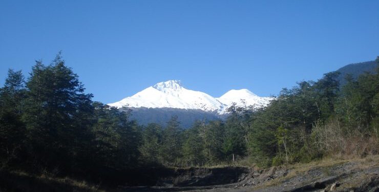 Andinista falleció tras caer de volcán Mocho Choshuenco en Panguipulli