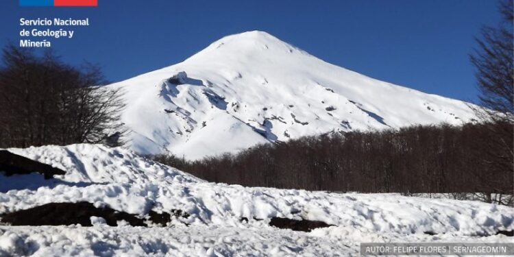 Declaran Alerta Temprana Preventiva por actividad en volcán Villarrica