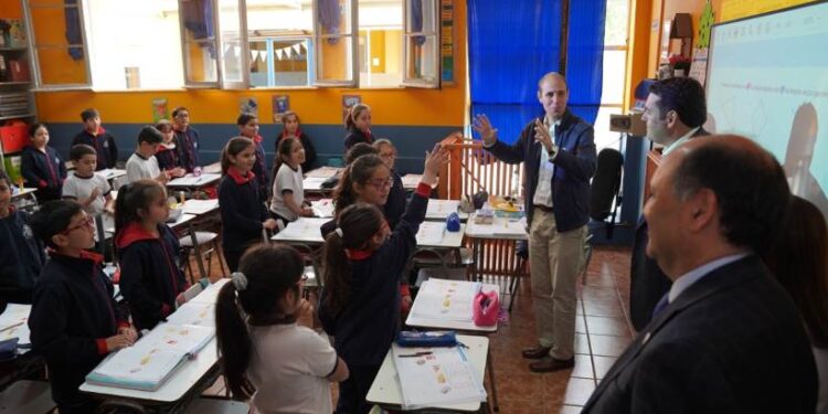 Consejero Casanova emplazó al Ministro Ávila por cambios a liceos bicentenarios&nbsp;