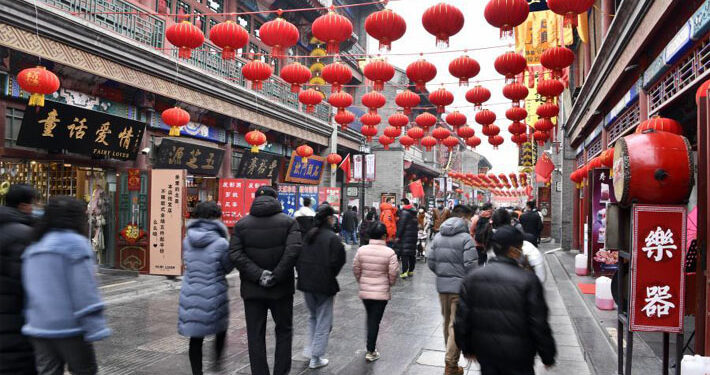 Retraso en el dato del PIB de China eleva temor por posible desaceleración