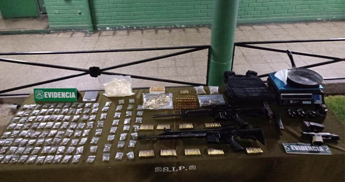 Hallazgo de granadas y fusiles en bodega: sujeto se encontraria irregular