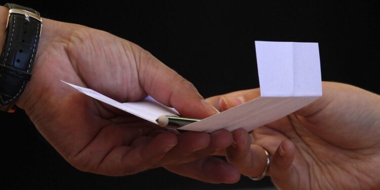Gobierno dio urgencia a proyecto que repone el voto obligatorio