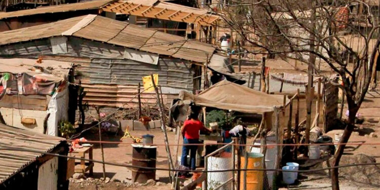 Banco Mundial advierte que pobreza en Chile alcanzará un 10,5% en 2022